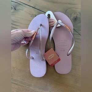 Havaianas Rose Gold New with Tags Sandals Size 9
